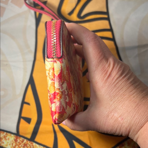 Coach Double Zip Wallet With Vintage Daisy Script Print - Picture 3 of 12